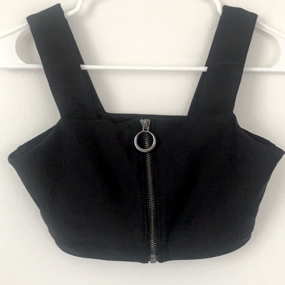 Alo Yoga zip-up Fast Bra in black size Small